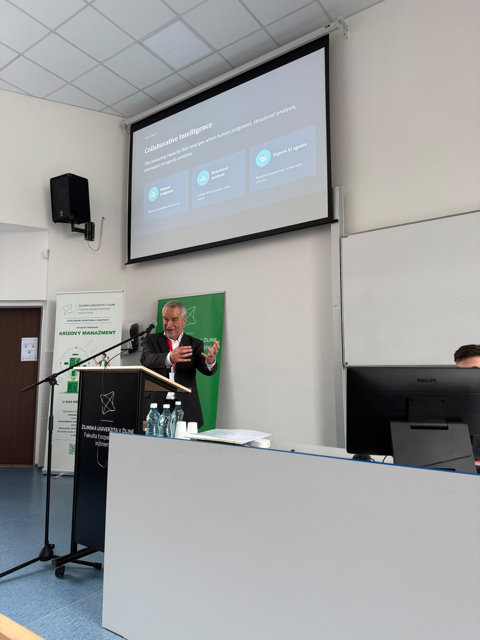 Bartel Van de Walle delivering the RKS2026 plenary keynote at the University of Žilina